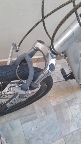 Bicicleta de alumínio 