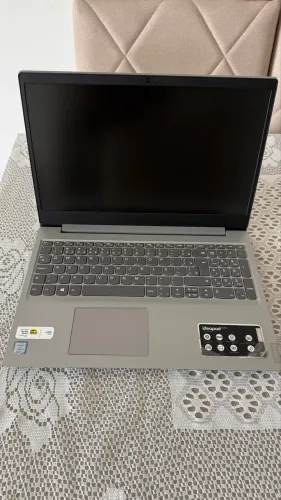 Notebook Lenovo IdeaPad S145 - Core i3 / Tela Antirreflexo - Ótimo Estado