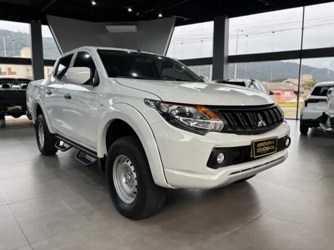 Mitsubishi L200 Triton Sport GL 2.4 Diesel 2023