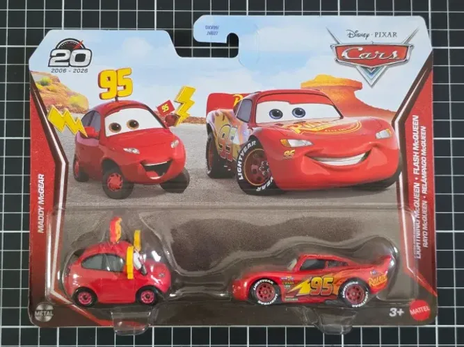 Relâmpago McQUEEN & Mady McGEAR - Oficial Disney Pixar Cars