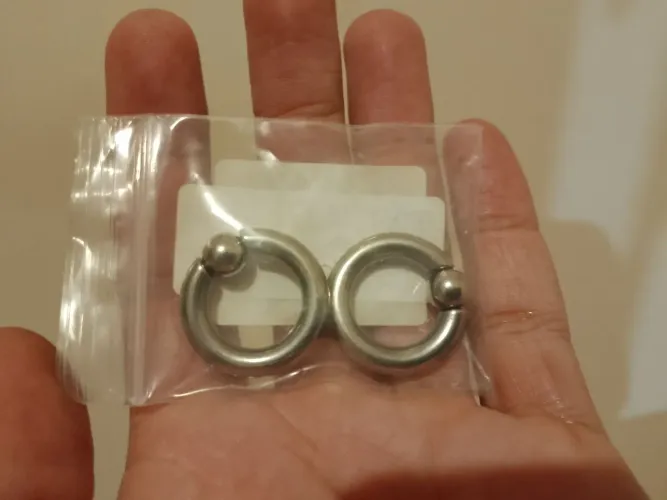 Vendo um par de alargadores argolas aço inox 8mm
