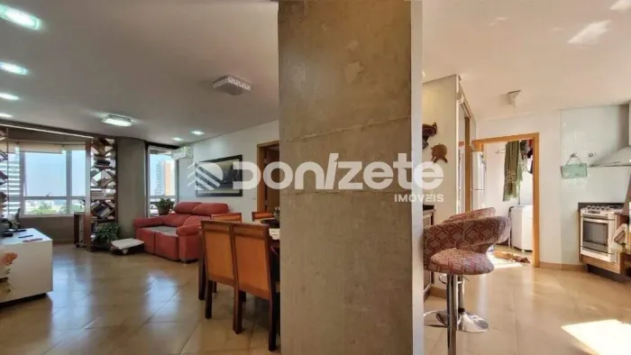 Apartamento de 2 Dormitórios com 1 Suíte e 2 Vagas no Jardim Bela Vista, Santo André