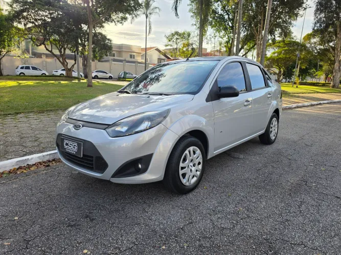 Ford Fiesta Sedan SE 1.0 8V Flex 4P 2014