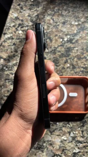 iPhone 16