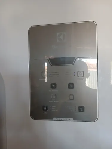 Geladeira electrolux inverse bem conservada