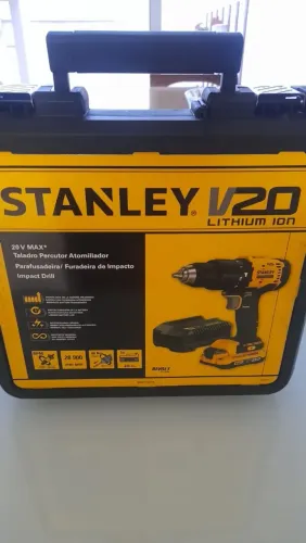 Furadeira e parafusadeira stanley 20V