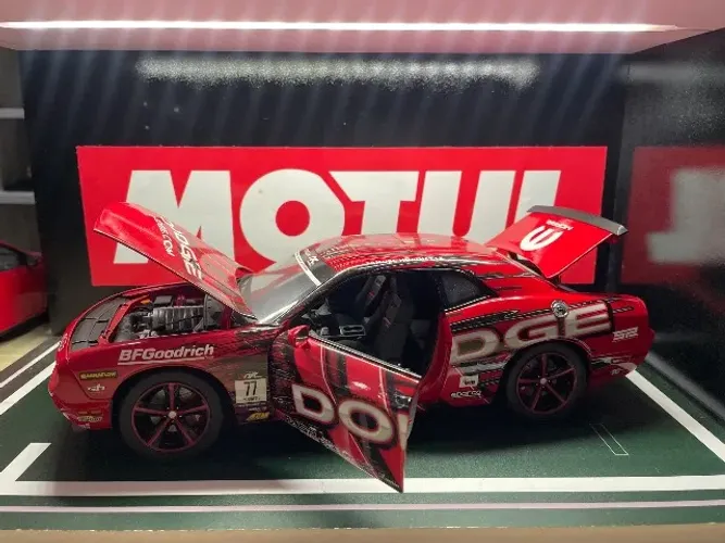 Miniatura 1.18 Dodge challenger highway 61