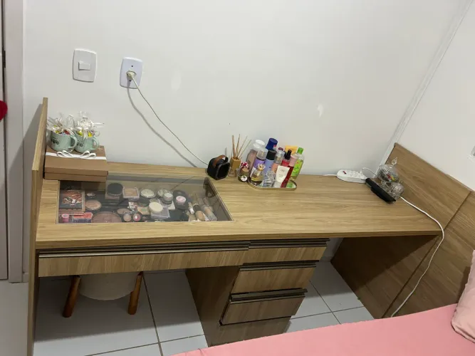 Penteadeira com escrivaninha
