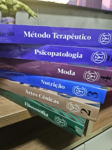 Box de livros CIM Italo Marsili