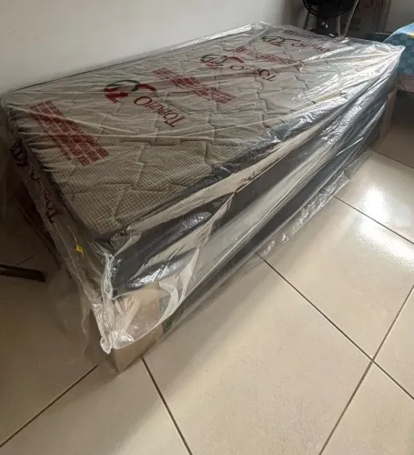 Vendo 2 camas solteiro e casal