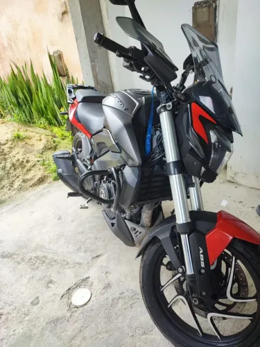 Bajaj dominar 400, único dono.