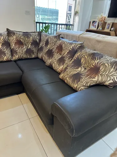 Sofá em L 2,25m x 2,10m