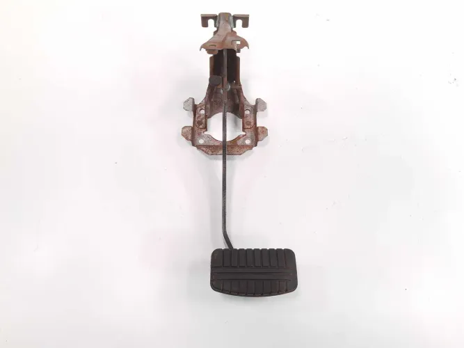 Pedal Mitsubishi Pajero Sport 2.8 1999 2000 Á 2006