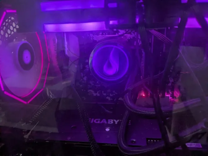 PC Gamer Ryzen 5 3500X 32GB RAM RX 7600 8GB B450M
