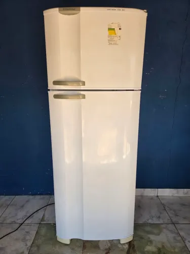 Vendo geladeira Electrolux