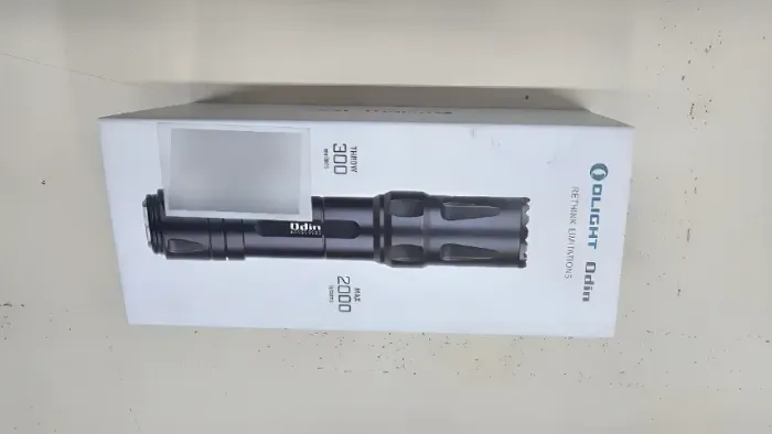 Lanterna Olight Odin 2000 Lúmens 300 Metros - Preta