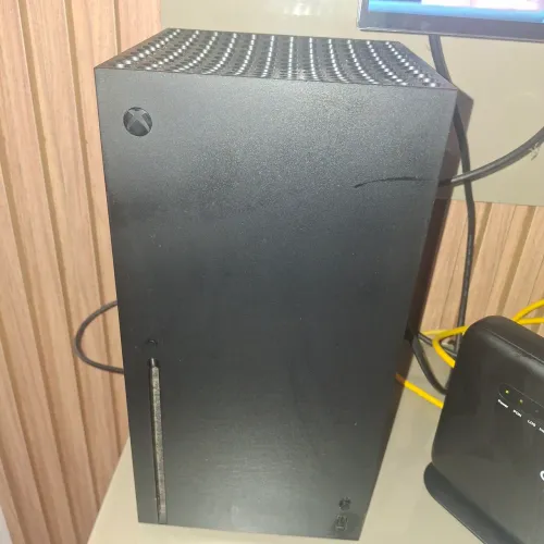 Xbox serie X Semi novo ( Acompanha 1 controle )