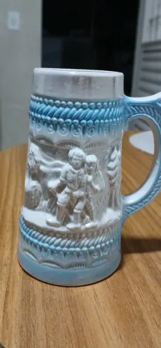 Caneco de Chopp Antigo em porcelana