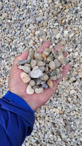 VENDO AREIA, AREIÃO, PEDRA BRITA, SEIXO JAPURÁ E BRANCO, RACHÃO e BGS