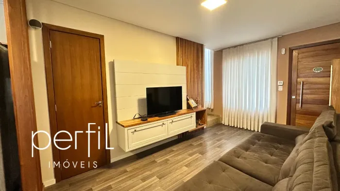 Casa à venda em Joinville-SC, Costa E Silva, 2 quartos, 2 suítes, 2 salas, 3 banheiros, 1 