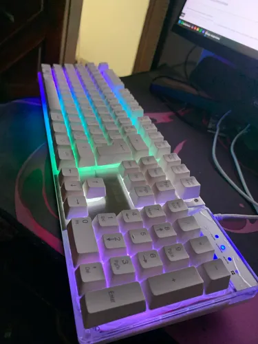 Teclado Gamer Oex Prismatic Qwerty Português Brasil Cor Branco Com Luz 