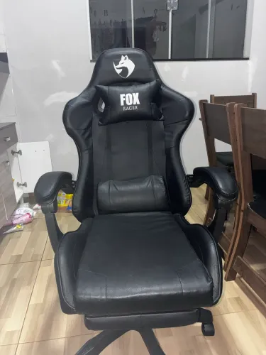 Cadeira Gamer Fox Racer Zerda com apoio de pés preta