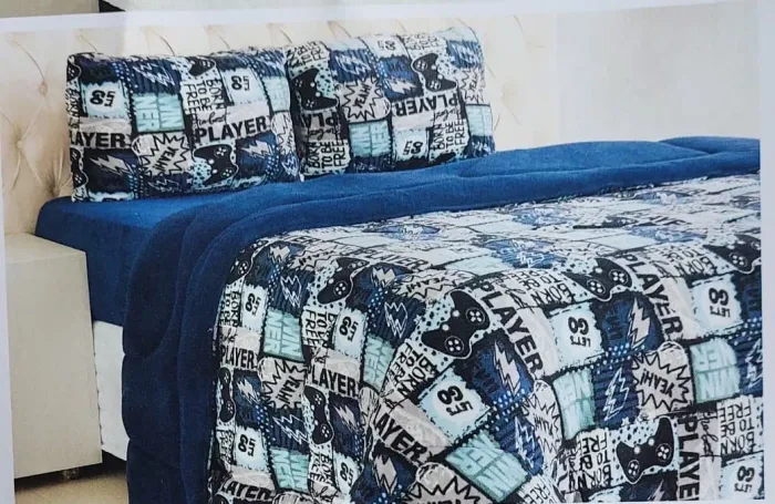 Cama mesa e banho
