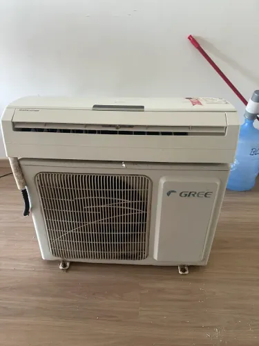 VENDO AR CONDICIONADO GREE SEMI NOVO