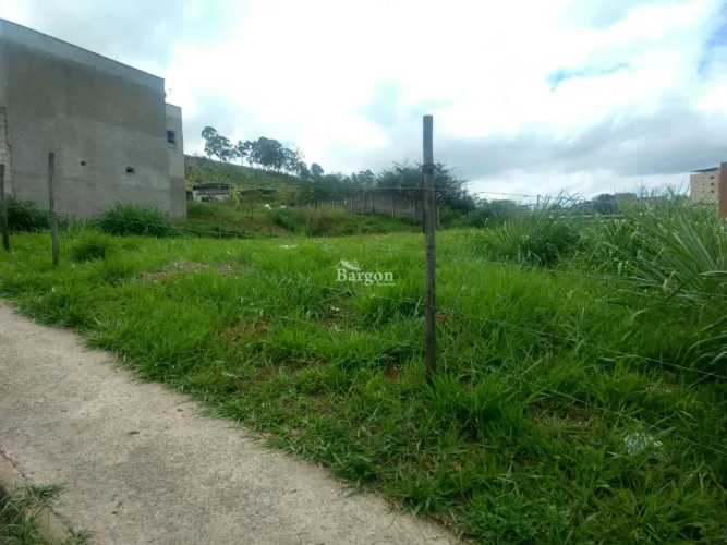 Lote com 513 m² a venda no Bairro Nova Benfica em Juiz de Fora