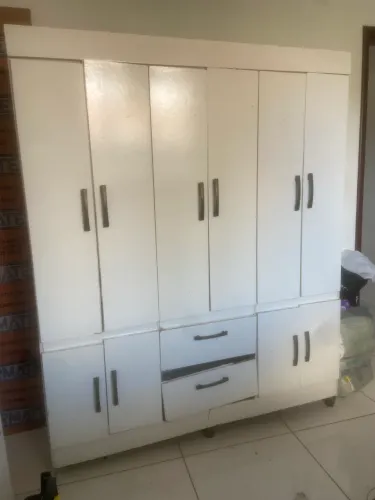 Guarda roupa 6 portas por 150,00