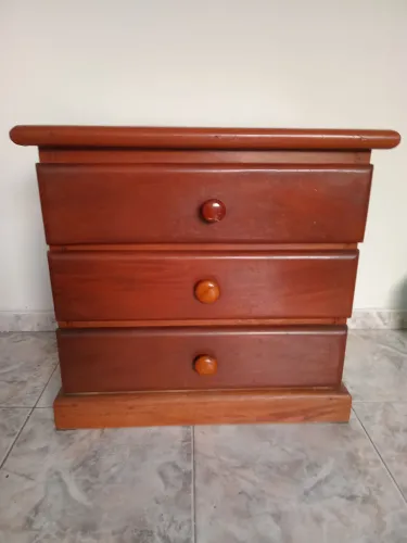 Mesinha de cabeceira 