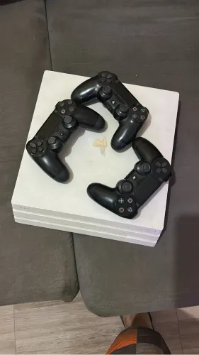 PS4 PRO BRANCO 1TB