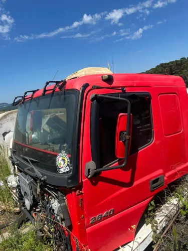 Cabine atego teto baixa leito 
