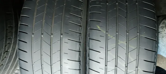 02 pneus aro 17 Bridgestone 225/45/17 bons para golf c4 Audi BMW Stilo Jetta Corolla 