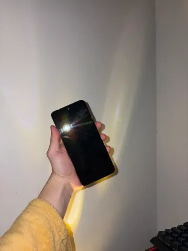 Moto G35 (1 ano de uso, Câmera trincada) barbada pois comprei outro