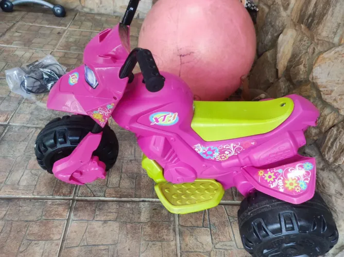 Moto elétrica infantil