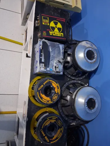 Equipamentos de som automotivo 