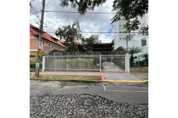 Casa Comercial ou Residencial para Locação ou Venda Rua Arthur Itabirano, Bairro São José