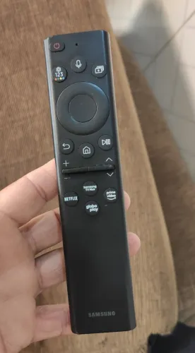 Controle remoto solar smart Samsung bn59<br>100 reais apenas <br>carrega pelo sol ou energia