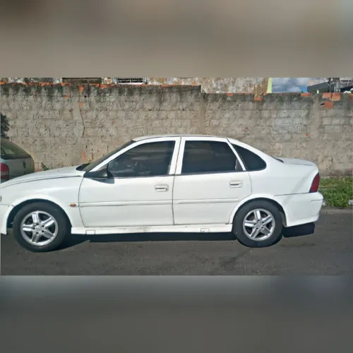 Chevrolet Vectra CD 2.2 16V / 2.0 16V Mec./aut. 2000