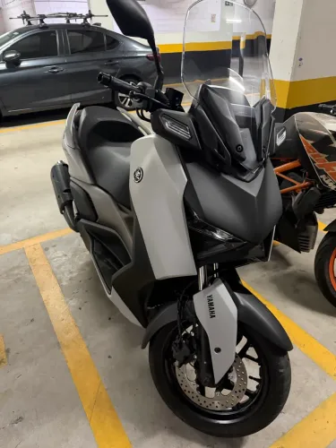 Yamaha XMAX ABS 250cc - 2025 - Impecável | Único dono | Revisões em concessionária