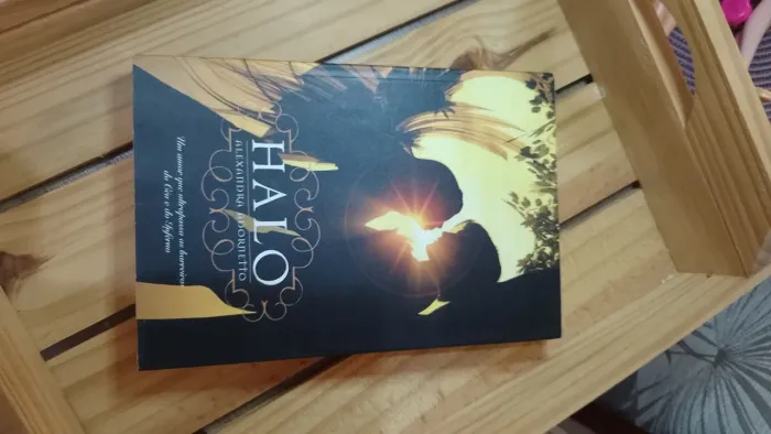 LIVRO - HALO (ALEXANDRA ADORNETTO)