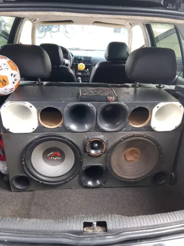 Vendo som automotivo