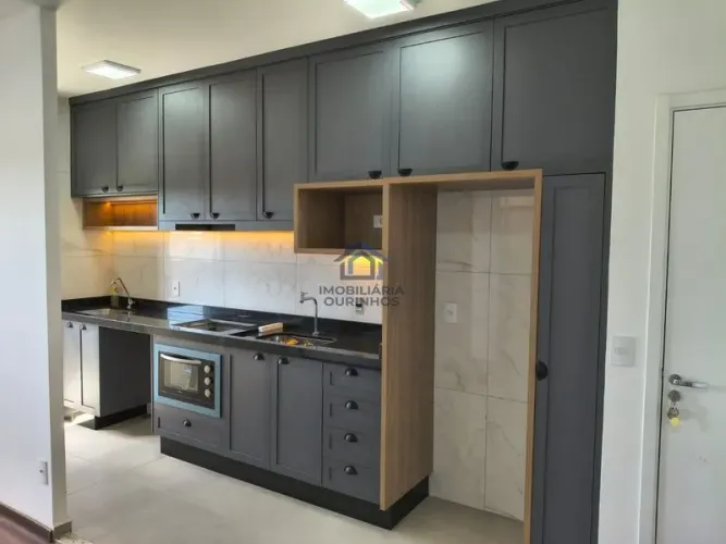 Apartamento com 3 Quarto(s) e 2 banheiro(s) para Alugar, 66 m² por R$ 2400 / Mês