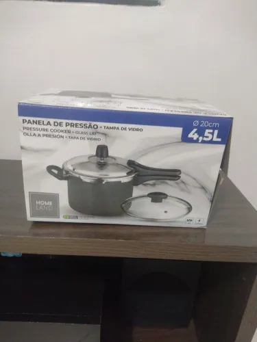 Vendo Panela de Pressão Home Land 4,5 litros, nova, na caixa.
