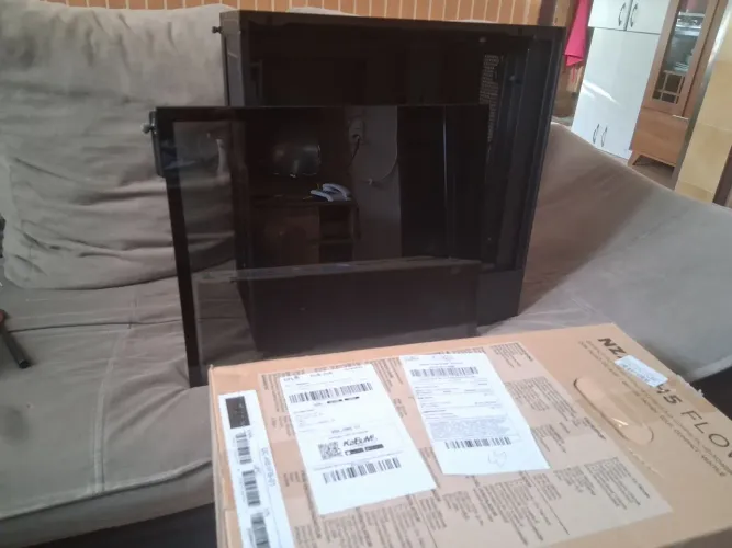 Gabinete NZXT H5 Flow Compact, Mid Tower, Airflow Case, Vidro Temperado, ATX, Com 2 Fans