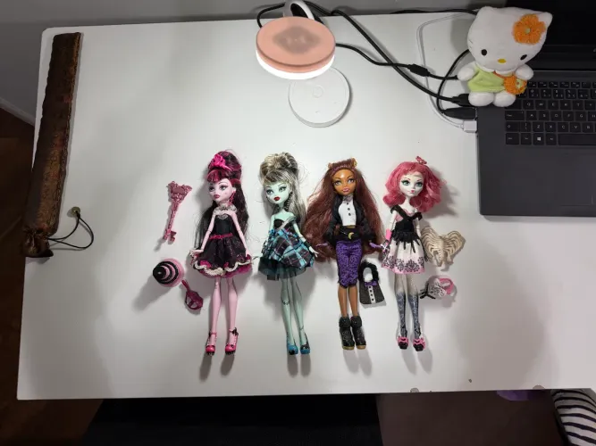 Lote Monster High 1600