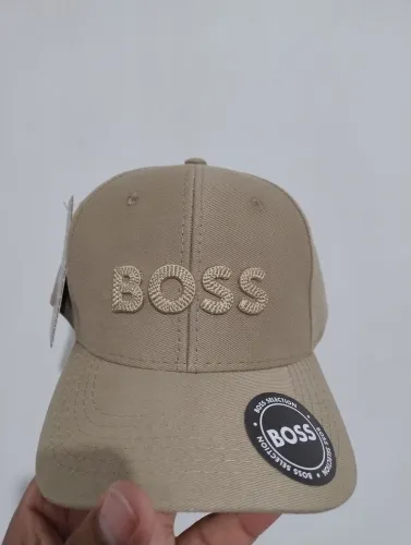 Vende-se bonés masculino novos primeira linha com etiqueta,a partir de 45 R$ aceita cartao