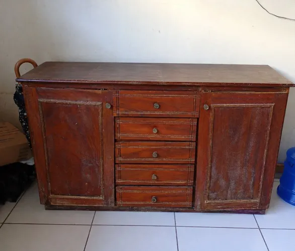 Vendo uma cômoda