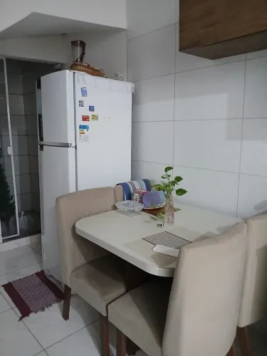 Mesa com 4 cadeiras